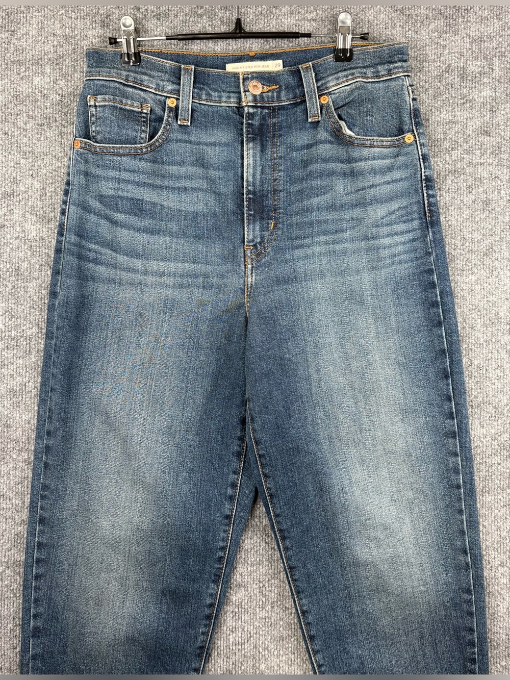 Levis High Wasted Mom Jeans 29x29  High Rise Dark Jeans New Without Tags